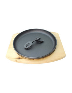 Tiganj od tuča sa drvenom podlogom Ø22 cm WAS Germany za profesionalnu pripremu i serviranje toplih jela.%separator%%shop-name%