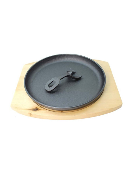 Tiganj od tuča sa drvenom podlogom Ø22 cm WAS Germany za profesionalnu pripremu i serviranje toplih jela.%separator%%shop-name%